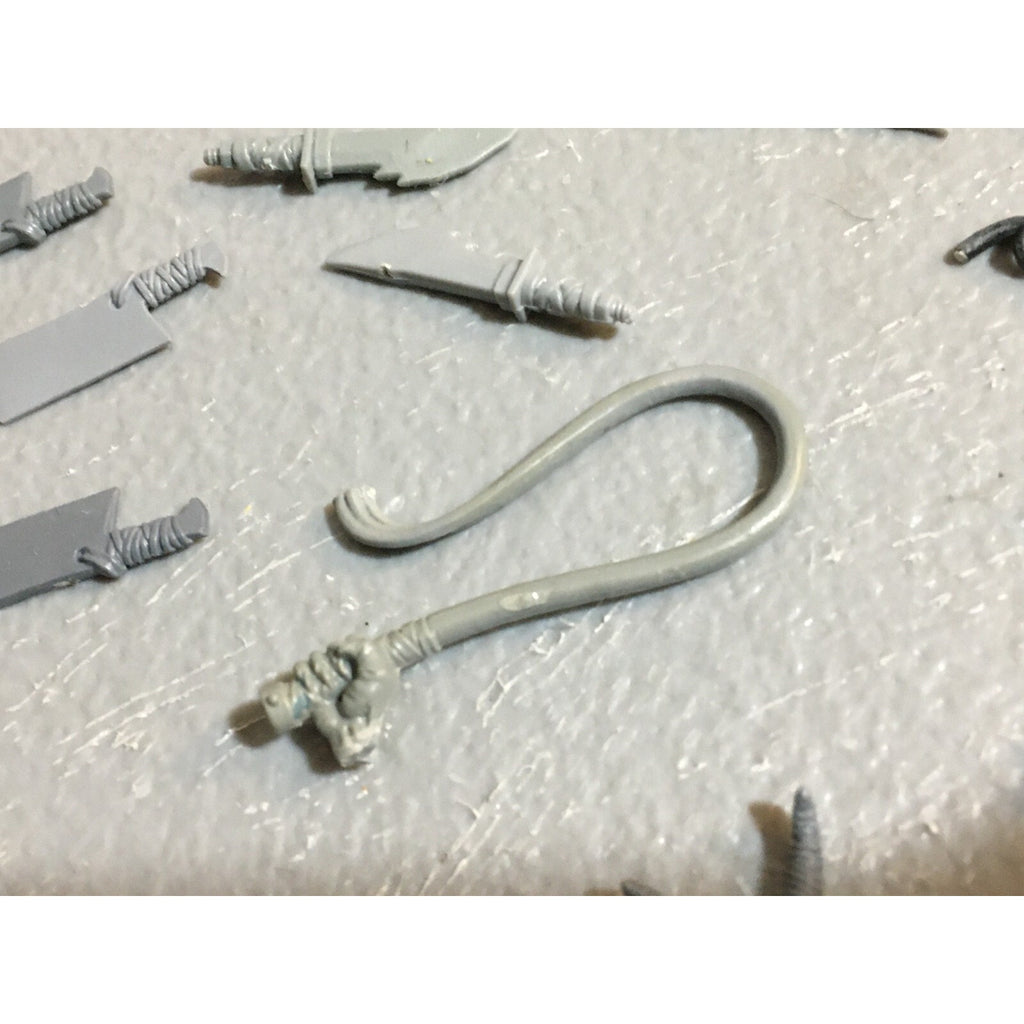 A23434 WARHAMMER FANTASY ORCS & GOBLINS BITS LOT MIXED ARM BANNER KNIFE GW