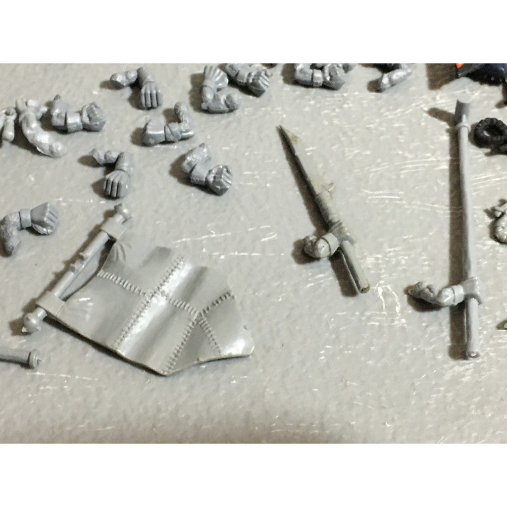 A22308 WARHAMMER FANTASY SKAVEN BITS LOT MIXED ARMS ICONS TAIL GAMES WORKSHOP GW