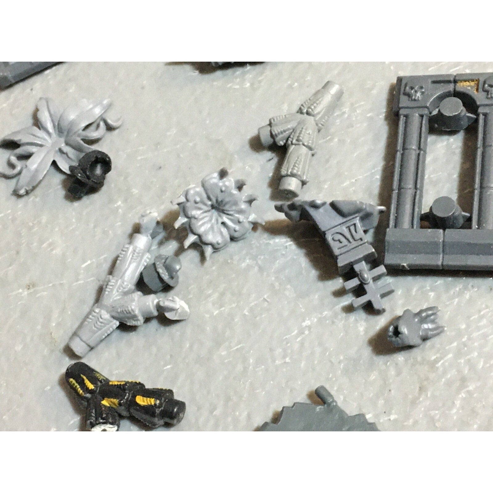 A23492 WARHAMMER FANTASY 40K TERRAIN BITS LOT GRAVE PLANT BASING GAMES WORKSHOP