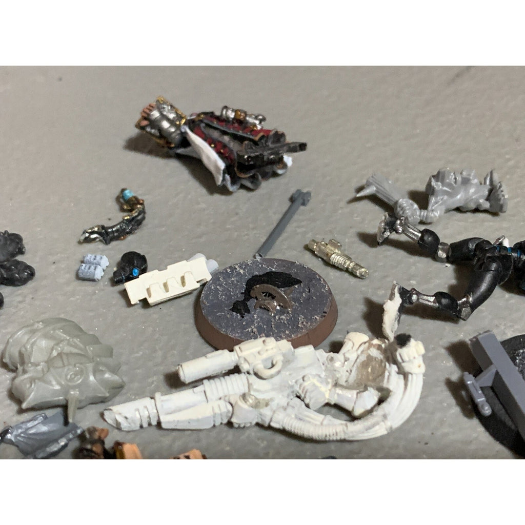 A17864 WARHAMMER FANTASY 40K MIXED RANDOM BITS LOT