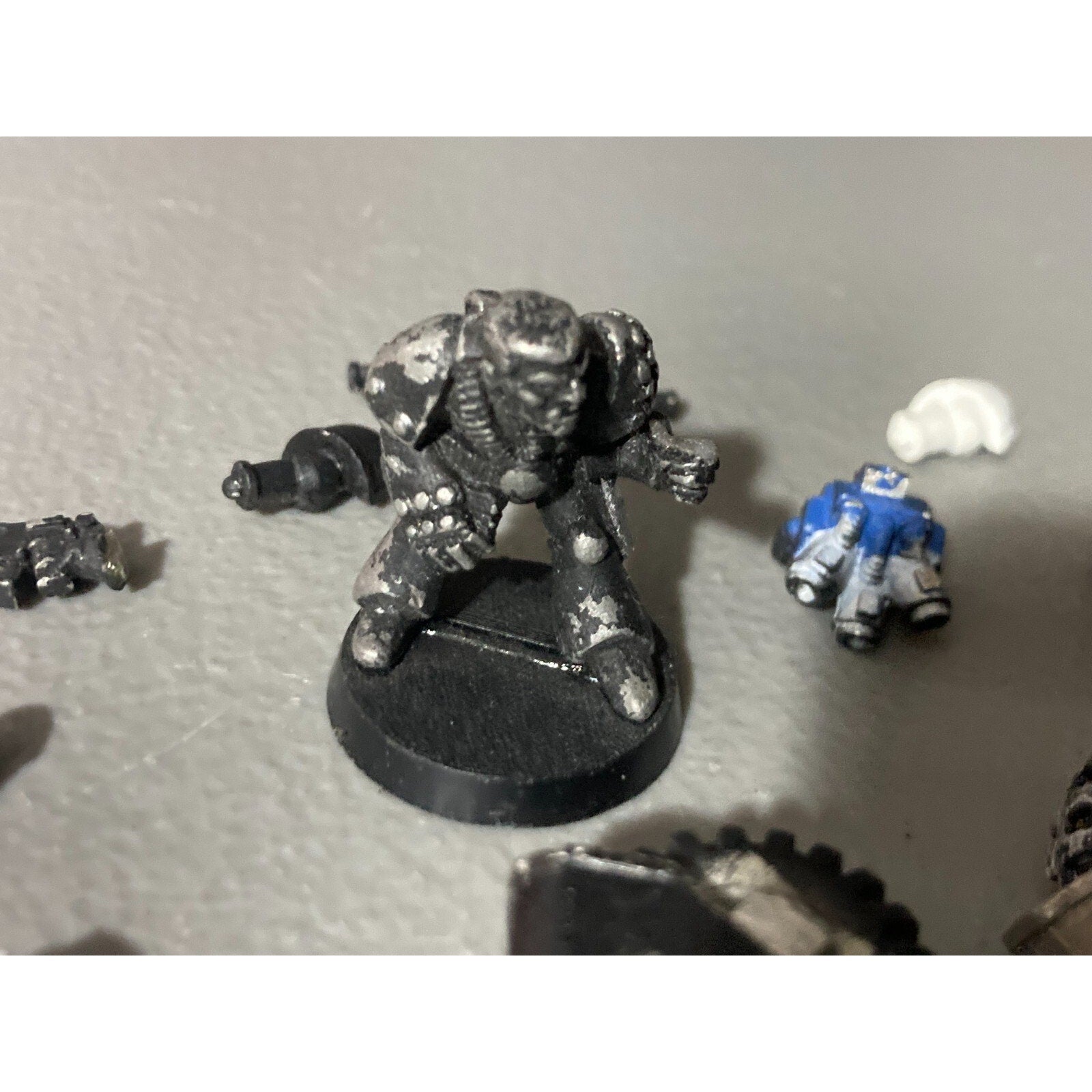 A19745 WARHAMMER 40K SPACE MARINES ALL METAL BITS LOT POLE PLASMA SHIELD ARM