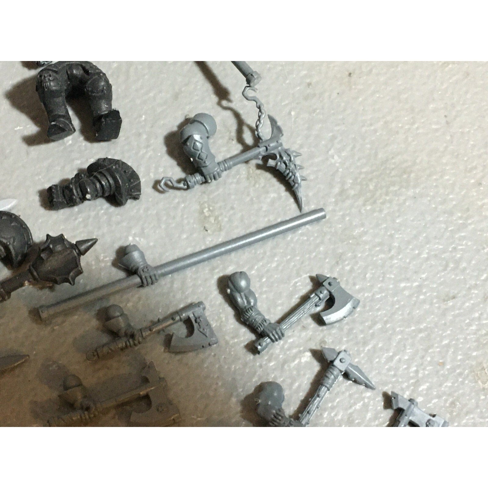 A21064 WARHAMMER FANTASY CHAOS MORTALS BITS LOT MARAUDERS WARRIORS FLAILS HEADS