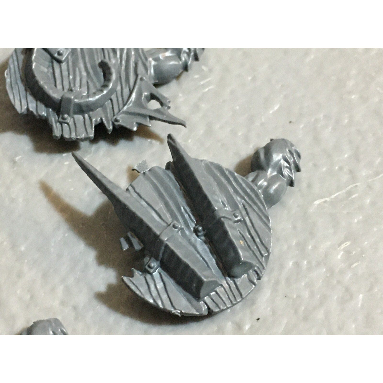 A23096 WARHAMMER FANTASY CHAOS BEASTMEN BITS LOT GOR SHIELDS GAMES WORKSHOP