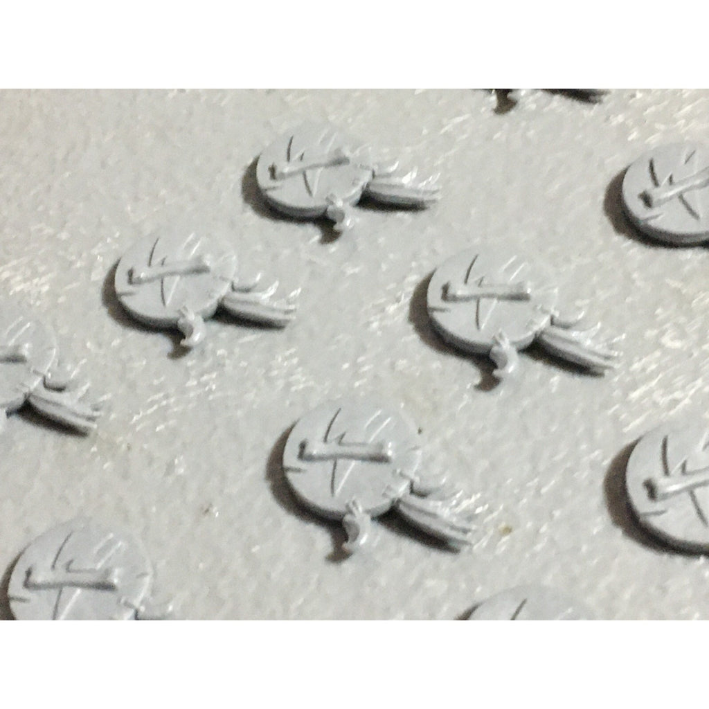 A22624 WARHAMMER FANTASY ORCS & GOBLINS BITS LOT GOBLIN SHIELD GAMES WORKSHOP GW
