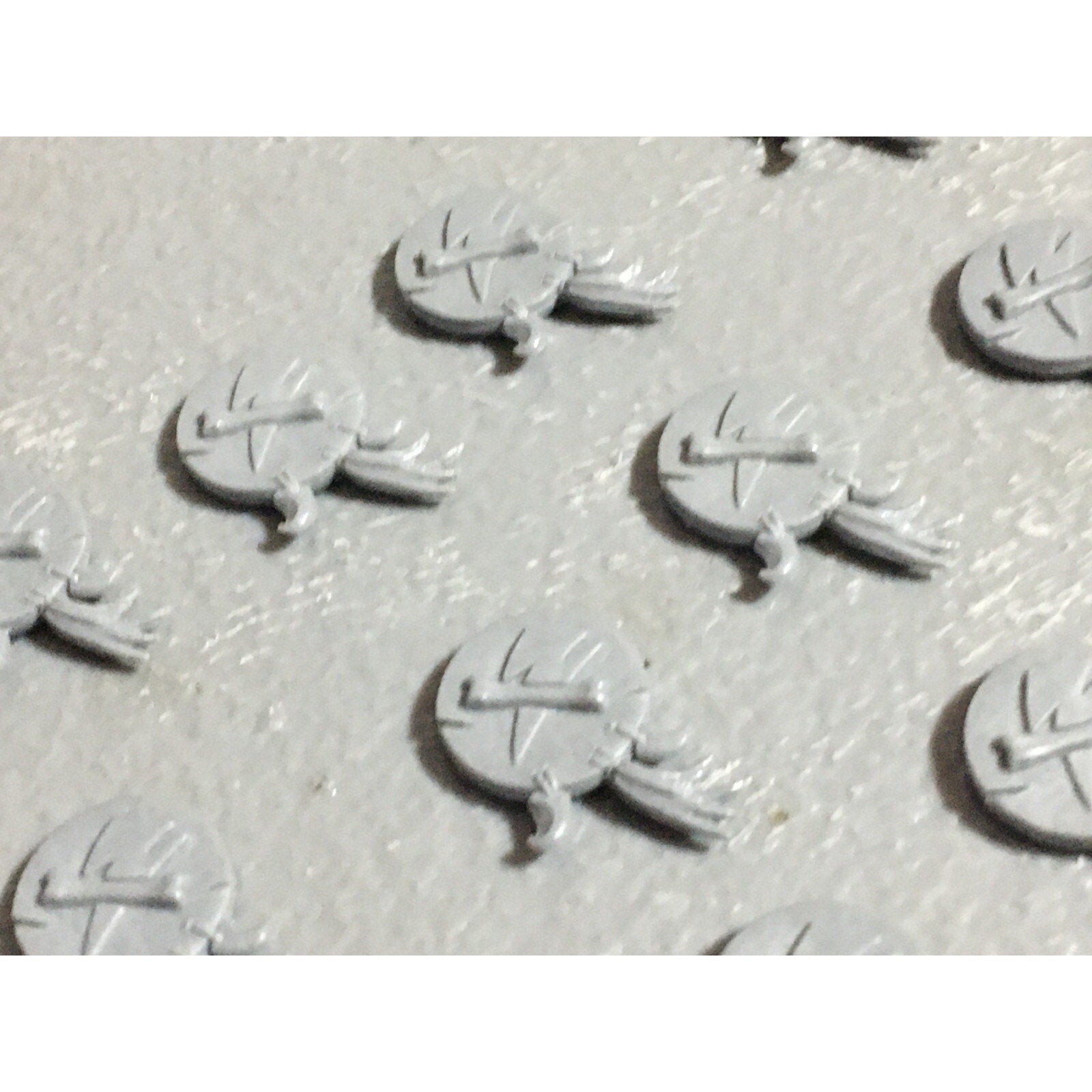 A22624 WARHAMMER FANTASY ORCS & GOBLINS BITS LOT GOBLIN SHIELD GAMES WORKSHOP GW