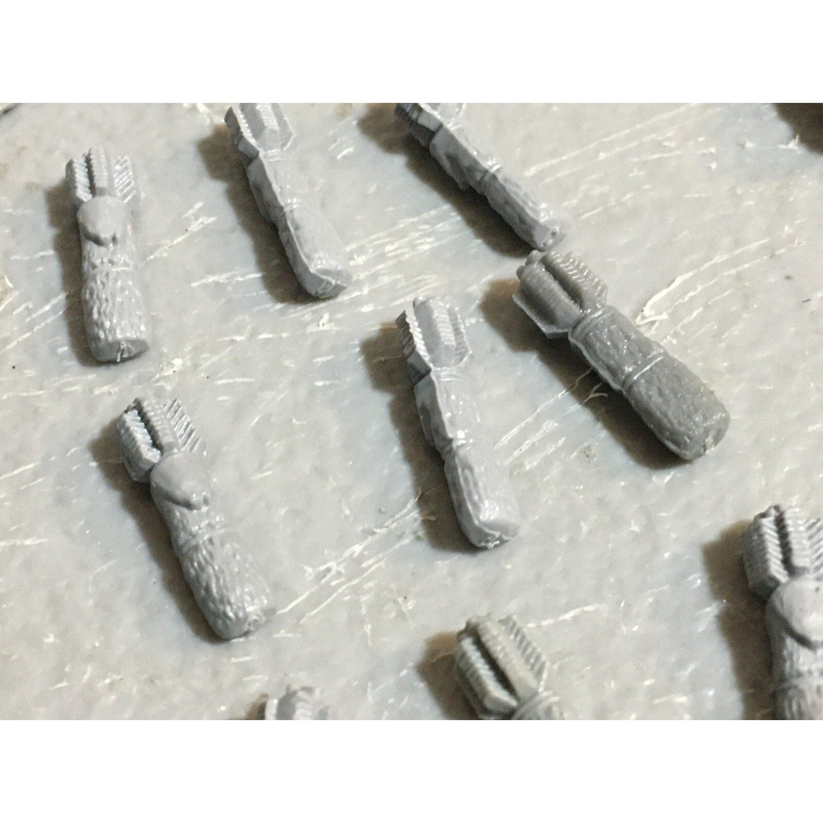 A23433 WARHAMMER FANTASY ORCS & GOBLINS BITS LOT GOBLIN QUIVERS SHIELDS HEADS GW