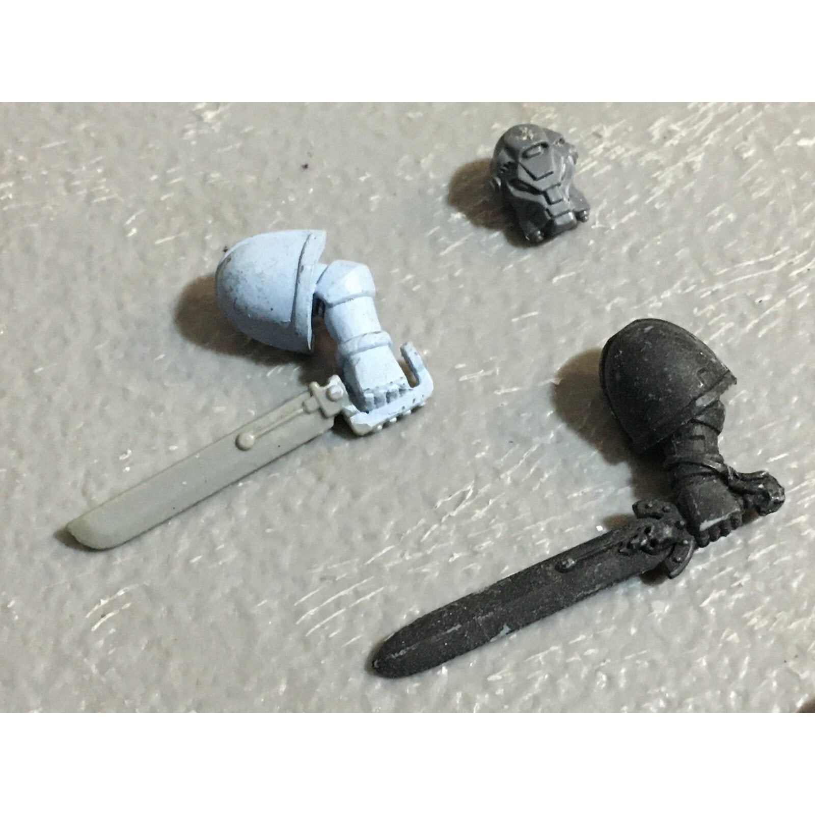 A22989 WARHAMMER 40K SPACE MARINES BITS LOT SWORDS FISTS POWER GW GAMES WORKSHOP