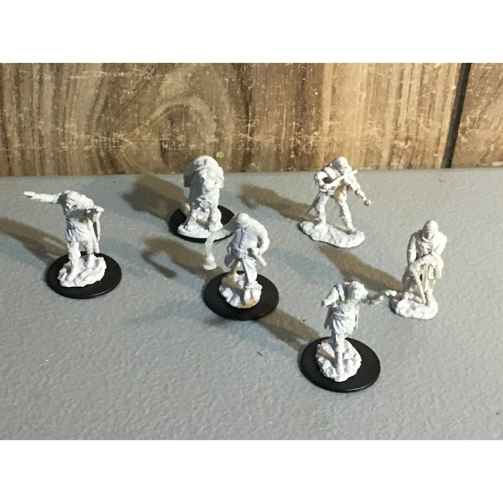 A30067 WIZARDS MINIATURES D&D DUNGEONS & DRAGONS MIXED CIVILANS TOWNSFOLK