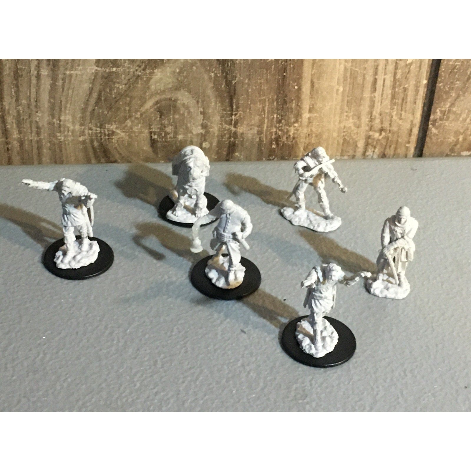 A30067 WIZARDS MINIATURES D&D DUNGEONS & DRAGONS MIXED CIVILANS TOWNSFOLK