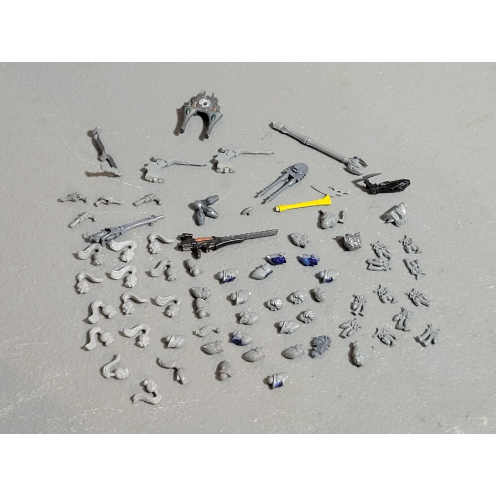 A18981 WARHAMMER 40K ELDAR CRAFTWORLDS BITS LOT HEADS ACCESSORIES INC