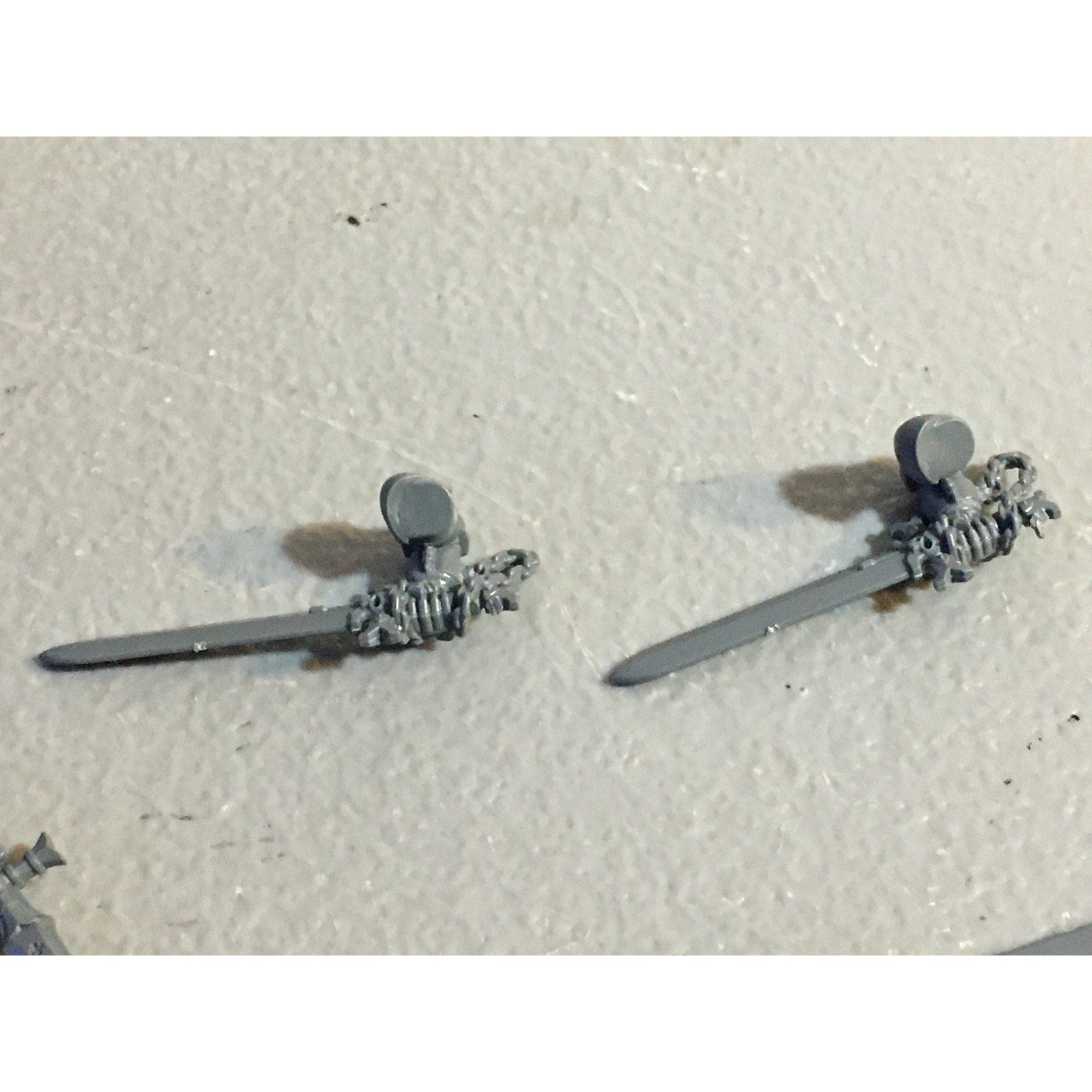 A29439 WARHAMMER 40K SPACE MARINES BLACK TEMPLARS BITS LOT ARMS BOLTER SWORD GW