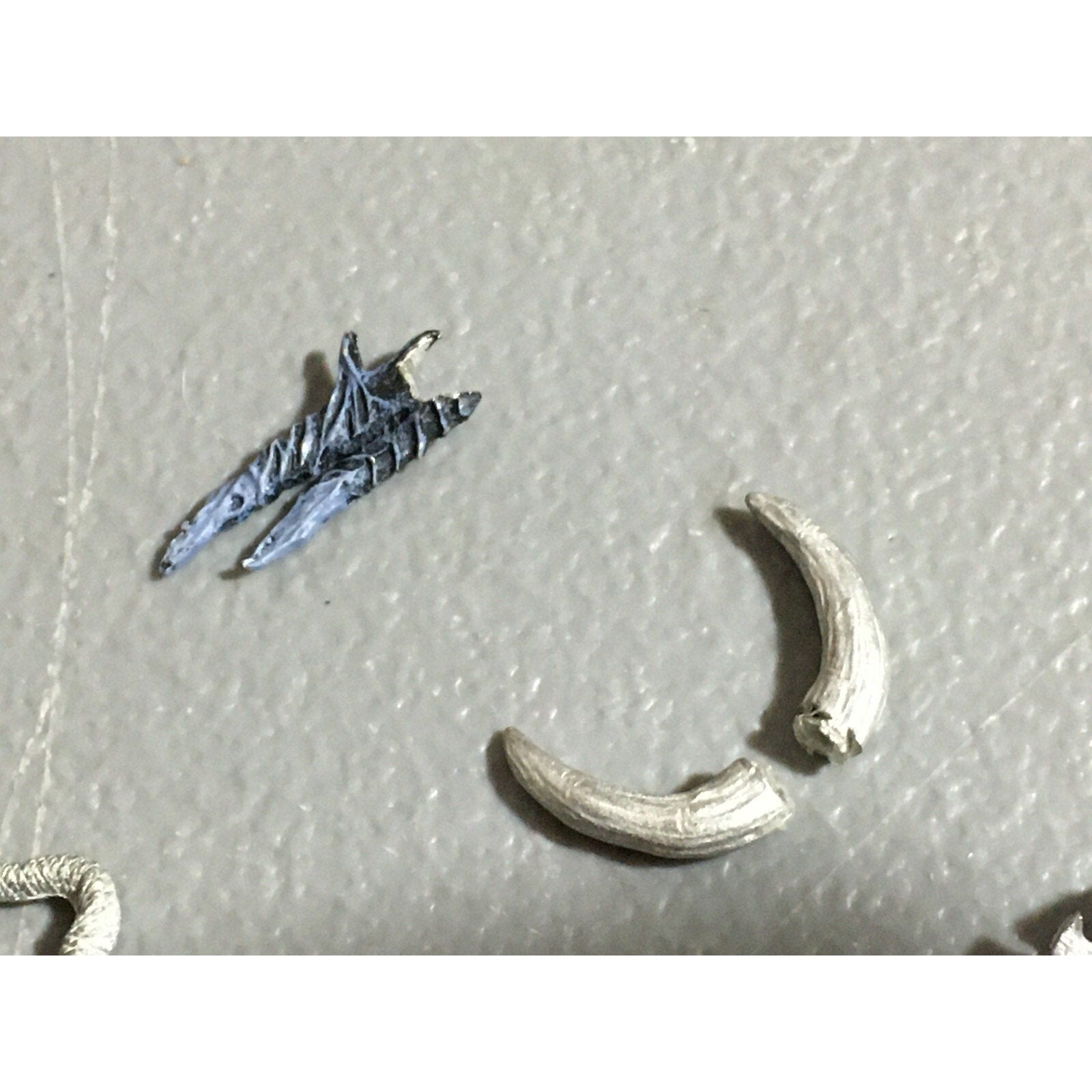 A22409 WARHAMMER FANTASY MIXED METAL BITS LOT HORNS WINGS GAMES WORKSHOP GW