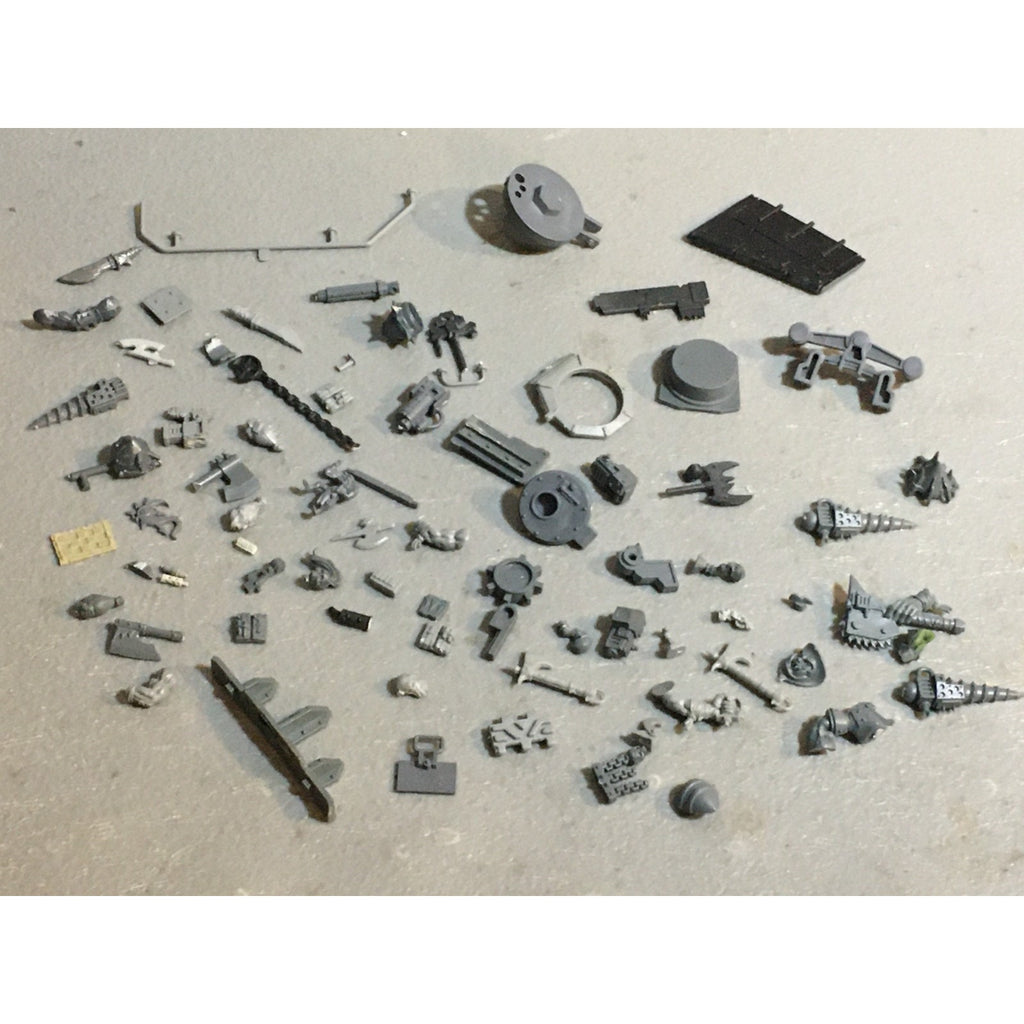 A33119 WARHAMMER 40K SPACE ORKS BITS LOT MIXED RANDOM GW GAMES WORKSHOP