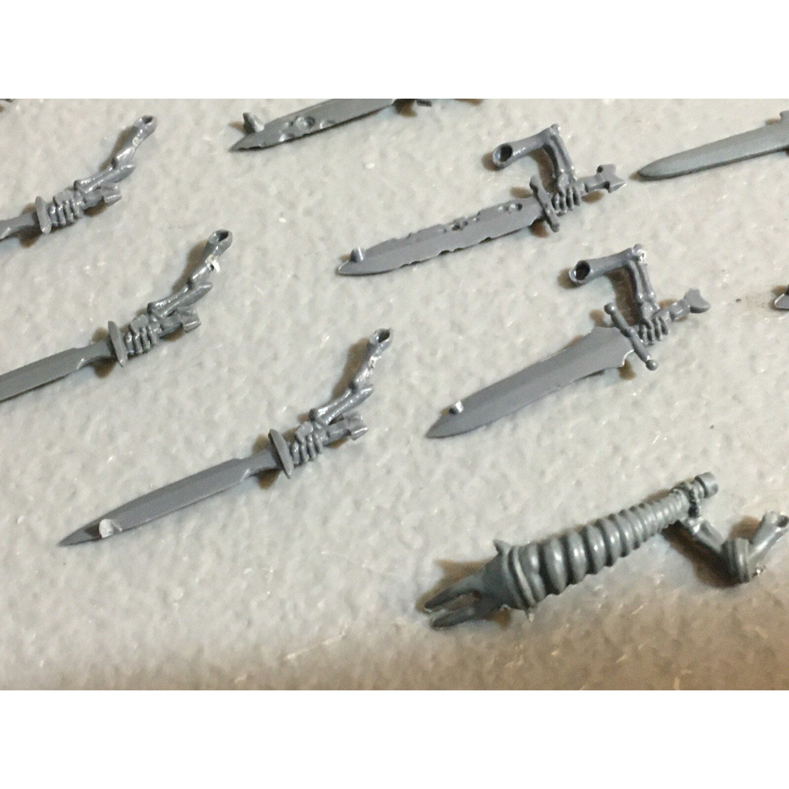 A23416 WARHAMMER FANTASY VAMPIRE COUNTS BITS LOT SKELETON WIGHT SWORD ARMS GW
