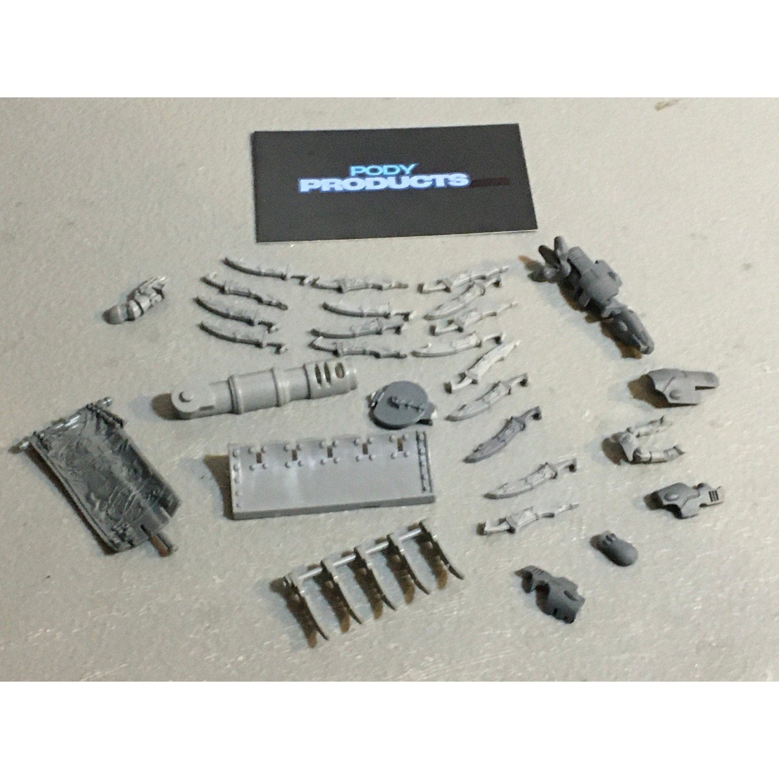 A33594 WARHAMMER 40K MIXED BITS LOT ELDAR CHAOS SWORD DOZER BANNER GW
