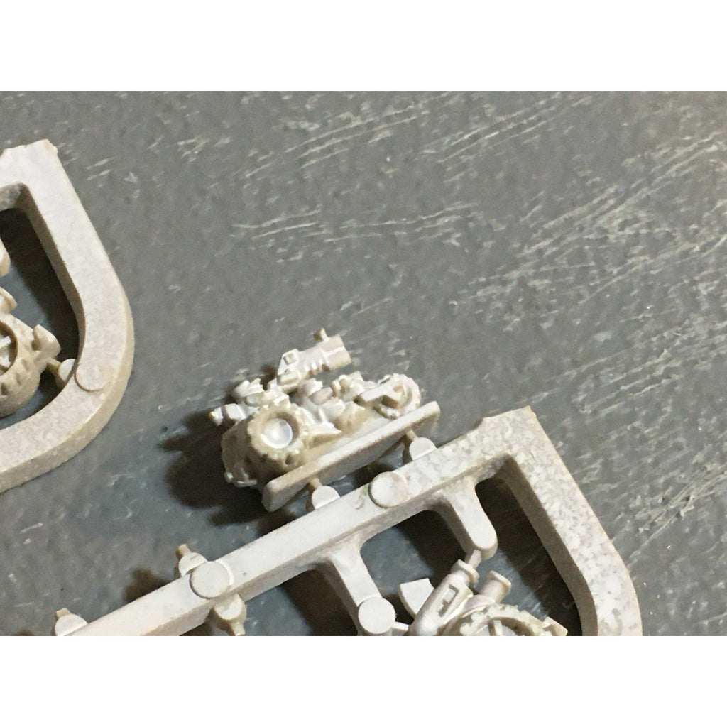 A24558 EPIC 40K SPACE MARINES SQUATS TRIKES THUDD GUNS ON SPRUE GW