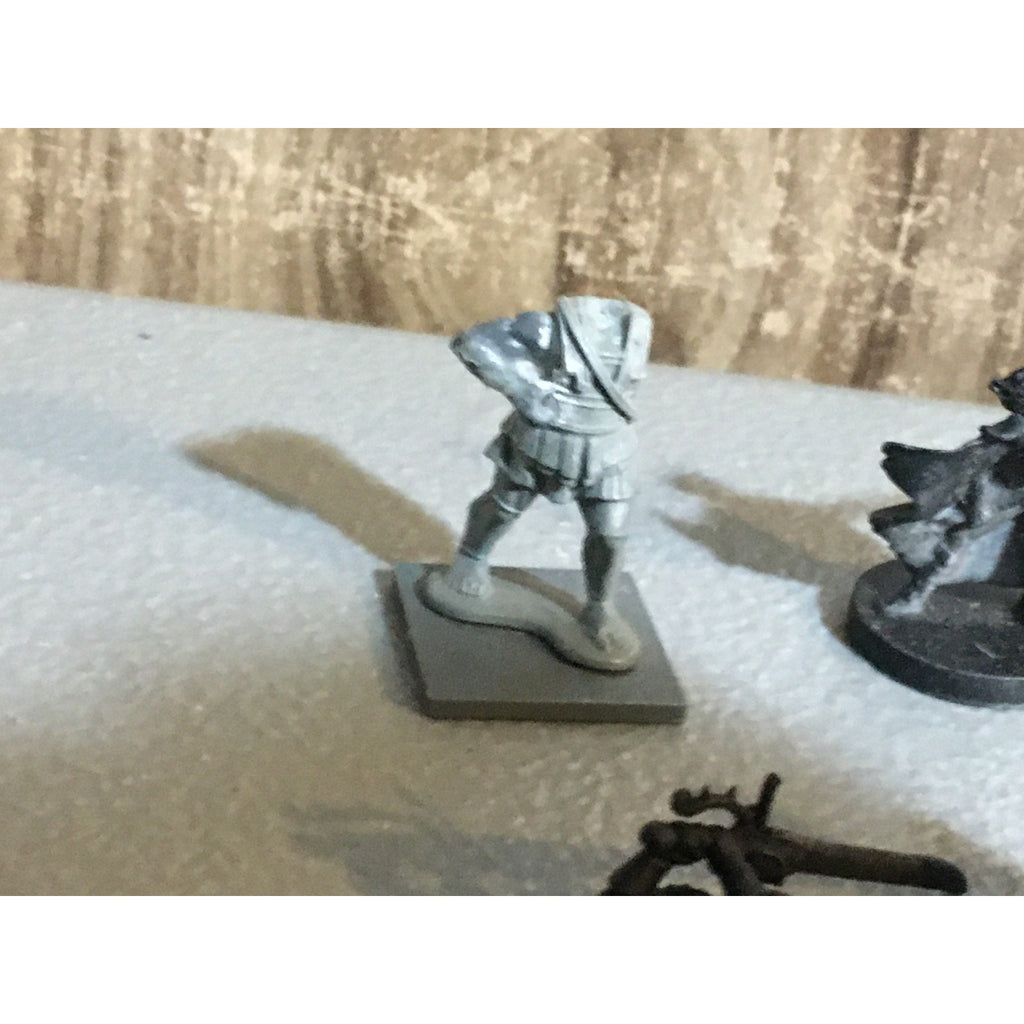 A32535 UNKNOWN MINIATURES PLASTIC INCOMPLETE WARRIOR SOLDIER