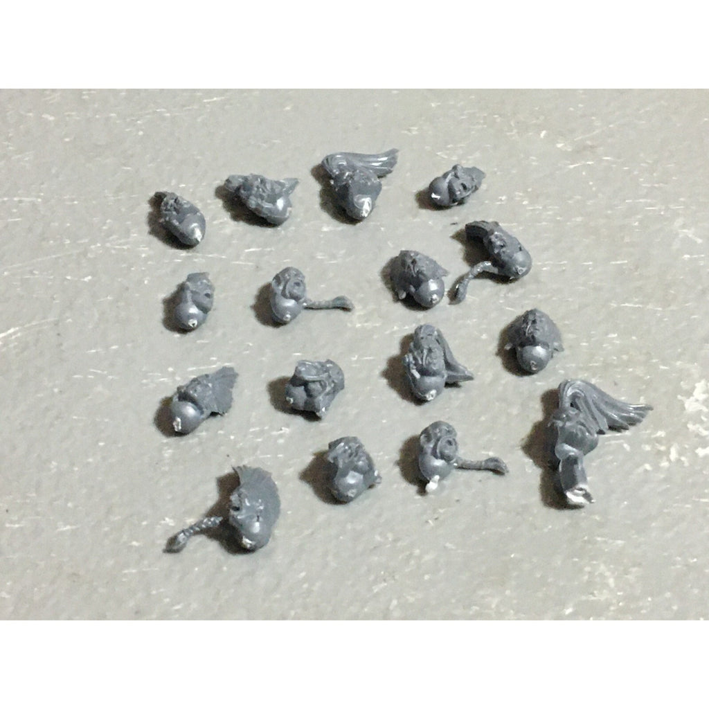 A22549 WARHAMMER 40K SPACE MARINES WOLVES BITS LOT HEADS GAMES WORKSHOP GW