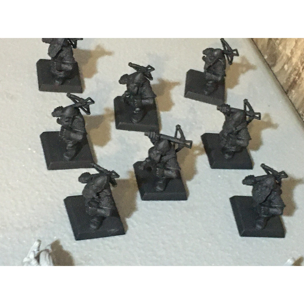 A33418 WARHAMMER FANTASY OLD WORLD DWARFS DWARF CROSSBOWMEN 8 PK + INCOMP