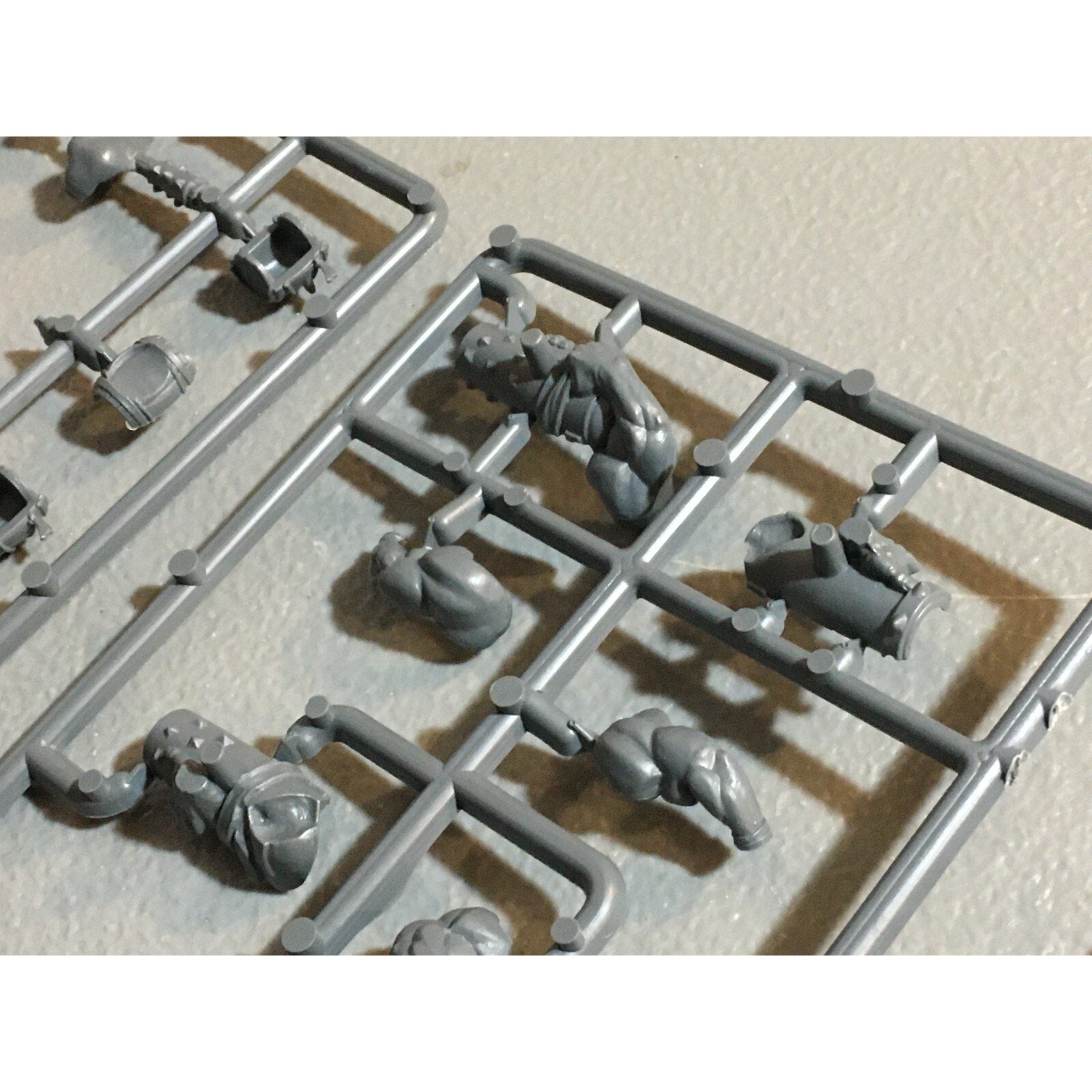 A23590 WARHAMMER AOS FANTASY OGRE KINGDOMS MAWTRIBES BITS ON SPRUE LOT MIXED GW