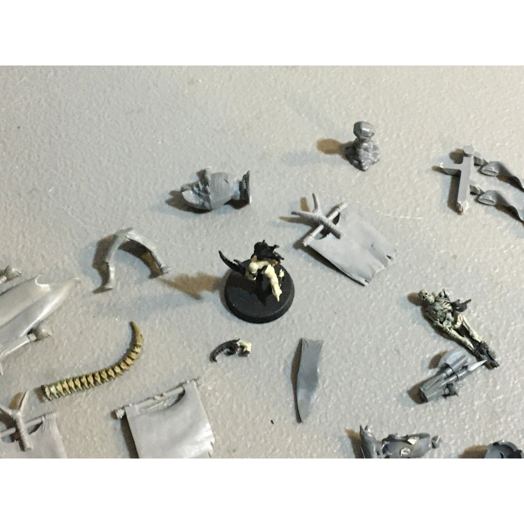 A29619 WARHAMMER FANTASY AOS MIXED BITS LOT BANNER SHIELD CLOAK GW