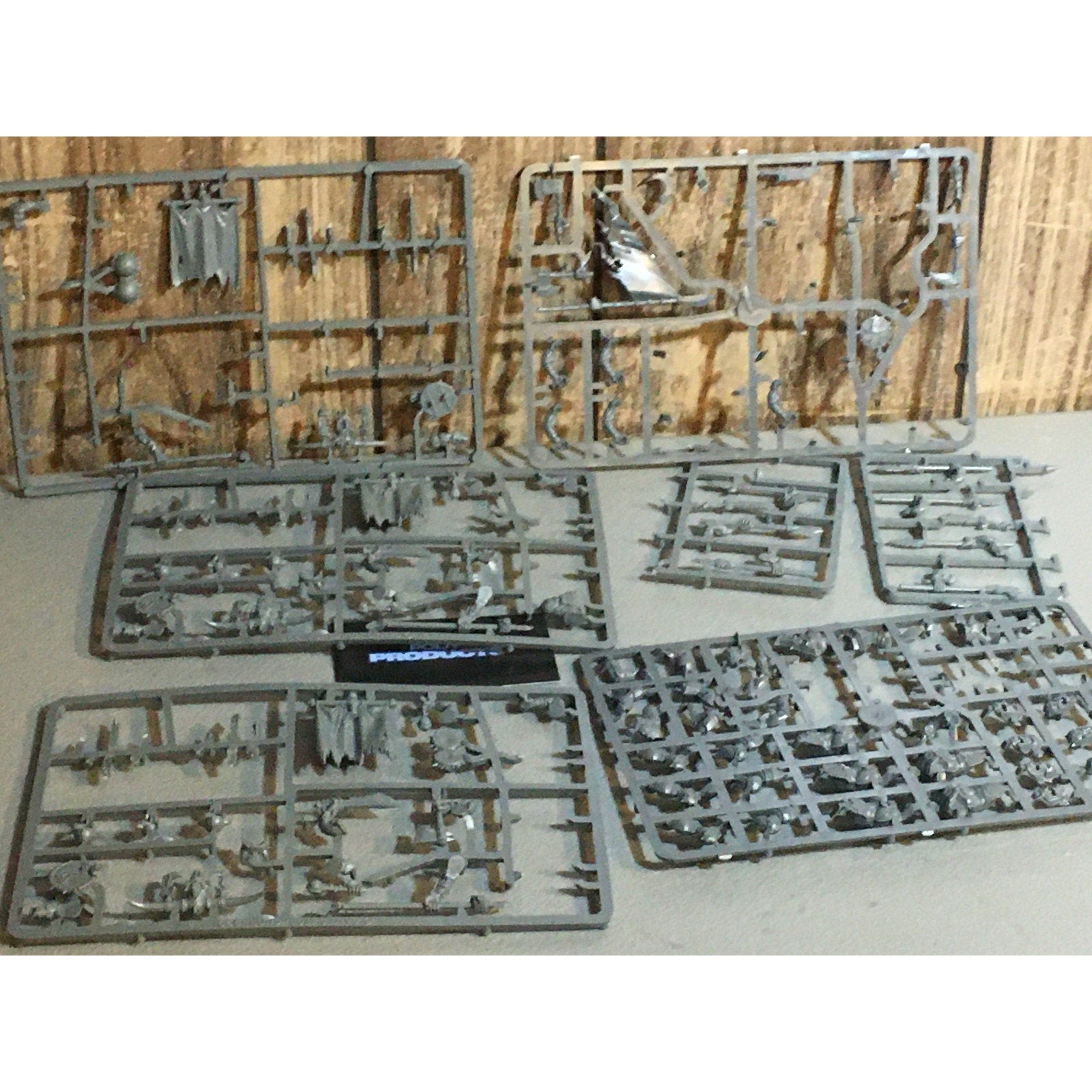 A33697 WARHAMMER FANTASY ORCS & GOBLINS BITS ON SPRUE LOT ORC BOYZ GW