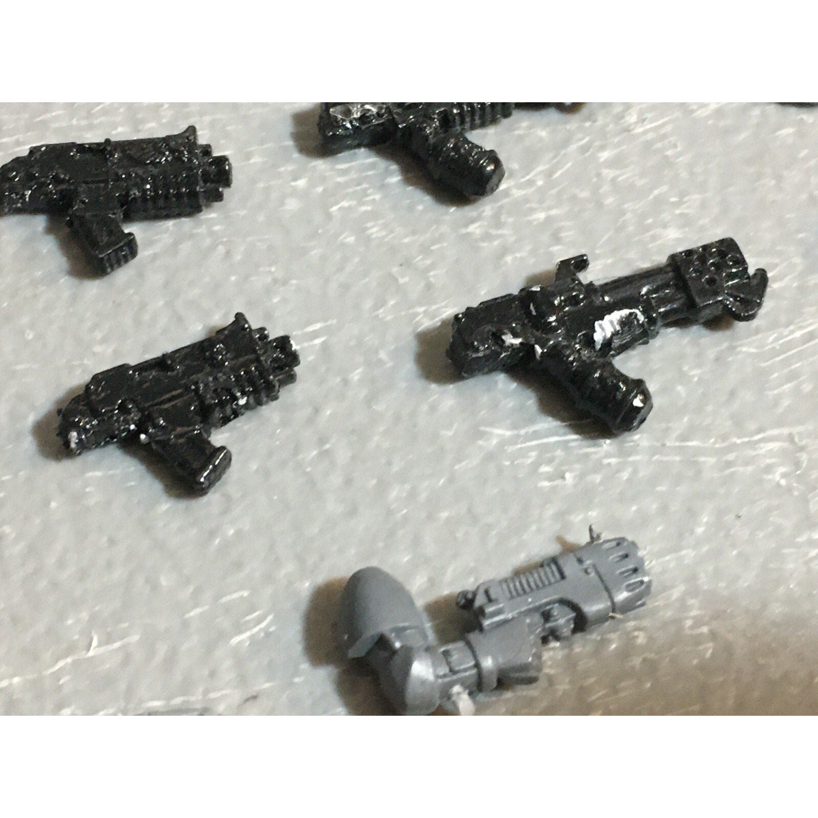 A22960 WARHAMMER 40K SPACE MARINES BITS LOT BOLTERS SPECIALS GAMES WORKSHOP GW