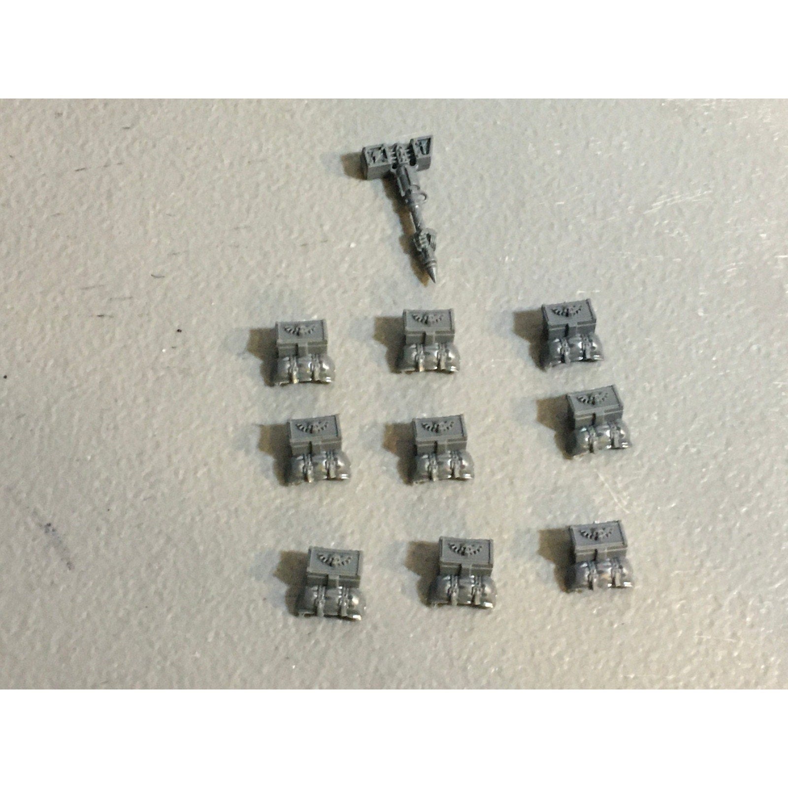 A29399 WARHAMMER 40K SPACE MARINES DARK ANGELS RAVENWING BIKE SADDLEBAG BITS LOT