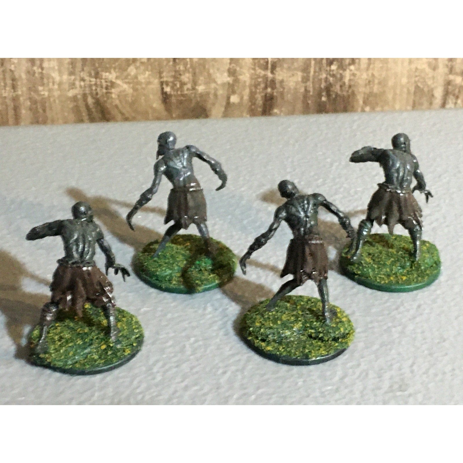 A32500 WIZARDS WIZKIDS PAIZO D&D MINIATURES PLASTIC GHOUL 4 PK PAINT BASE