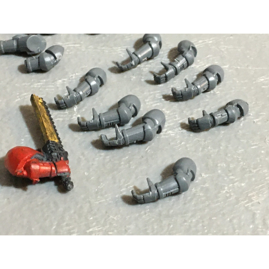 A23259 WARHAMMER 40K SPACE MARINES BITS LOT ARMS GAMES WORKSHOP GW