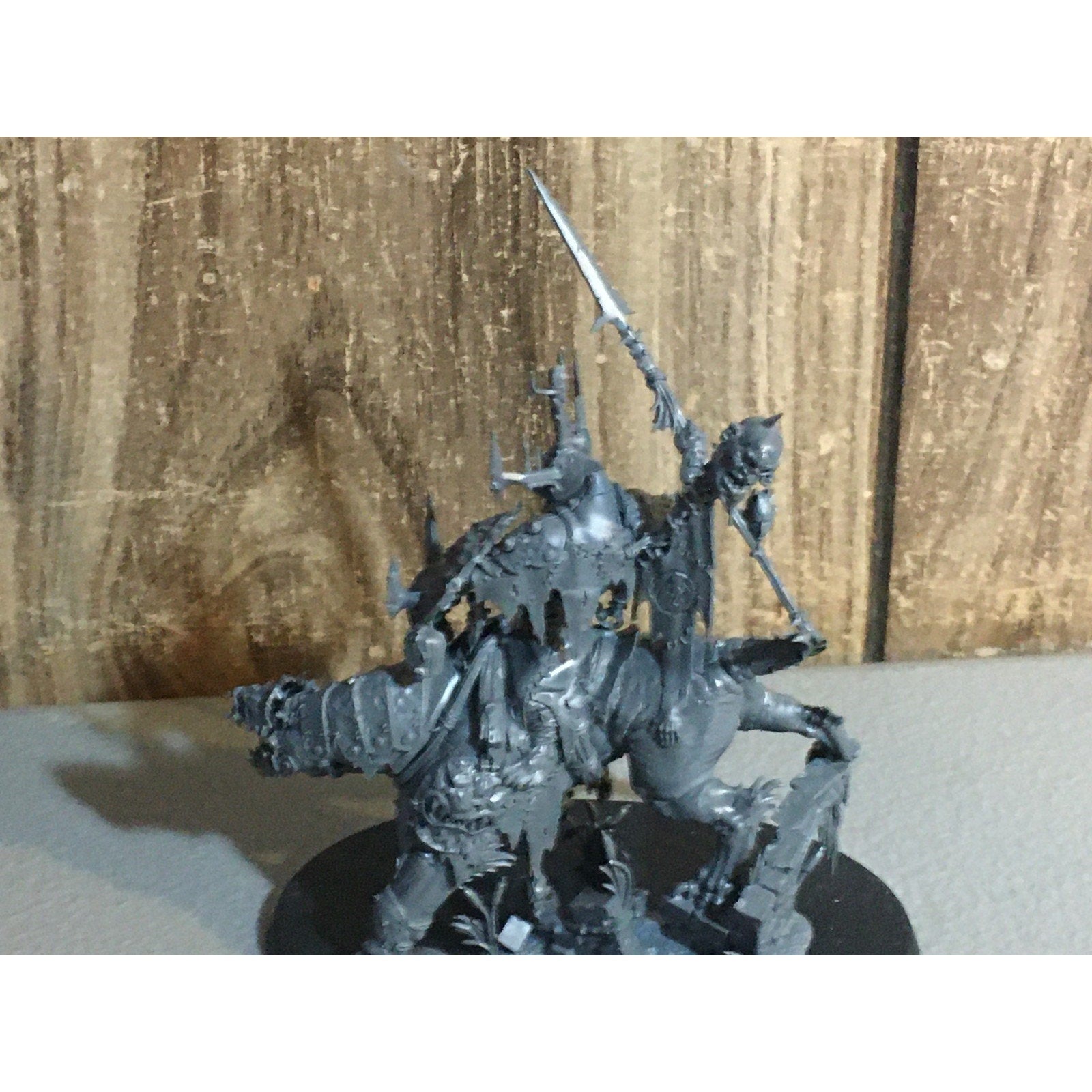 SA34023 WARHAMMER AOS SIGMAR ORRUK WARCLANS KRULEBOYZ KILLABOSS ON GNASHTOOF