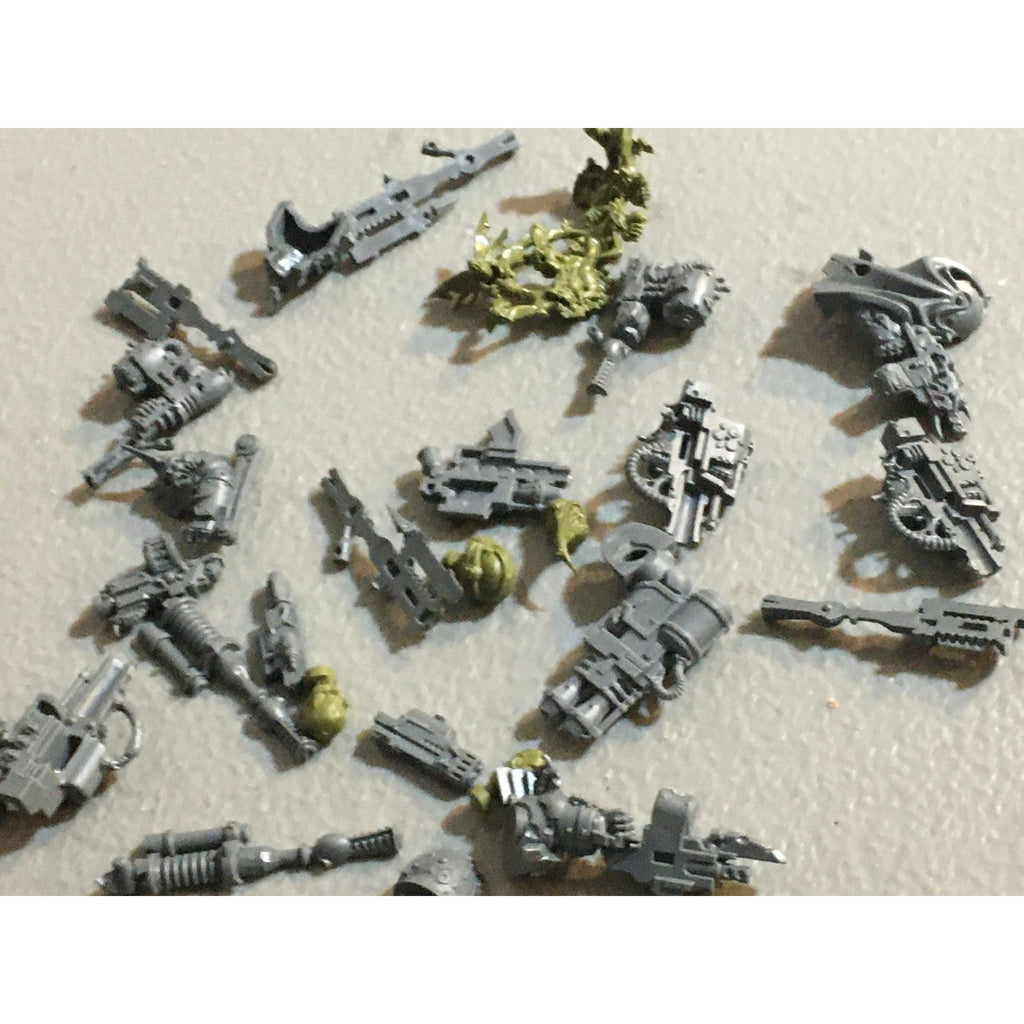 A31470 WARHAMMER 40K CHAOS DEATH GUARD NURGLE PLAGUE MARINES BITS LOT GW