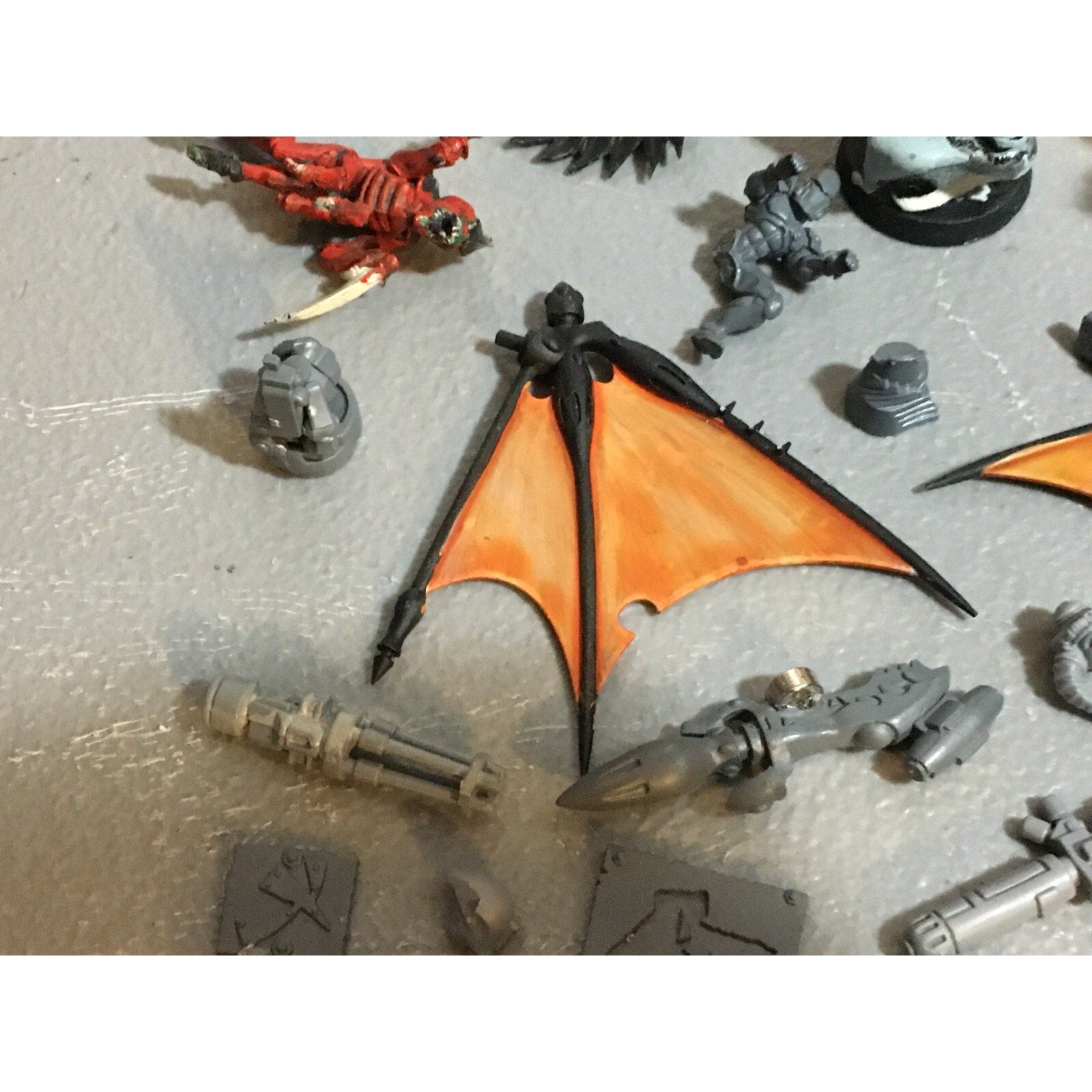 A20141 WARHAMMER 40K BITS LOT MECHANICUS SPACE MARINES ELDAR TAU