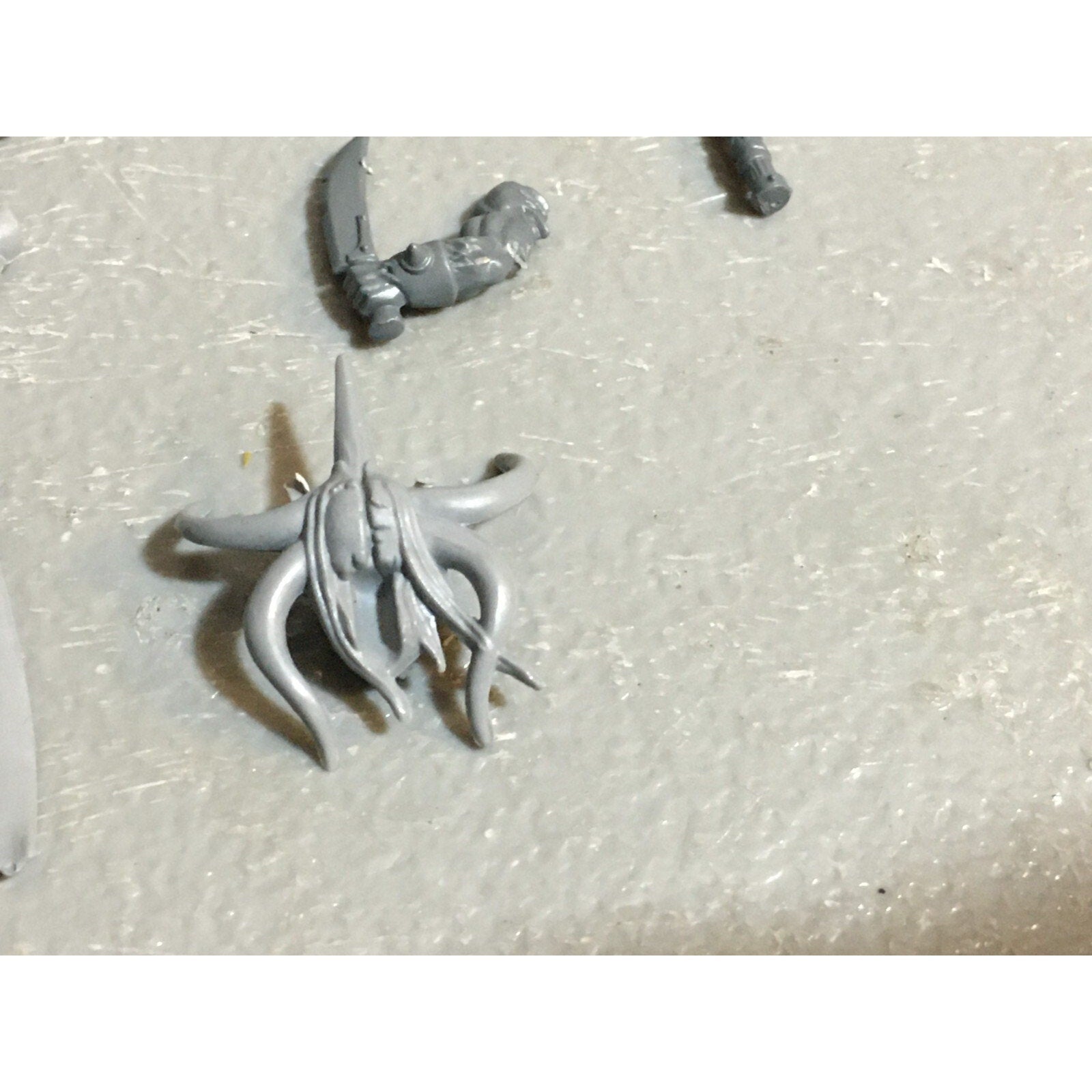 A23123 WARHAMMER FANTASY CHAOS BEASTMEN BITS LOT GORS BANNERS ARMS GW
