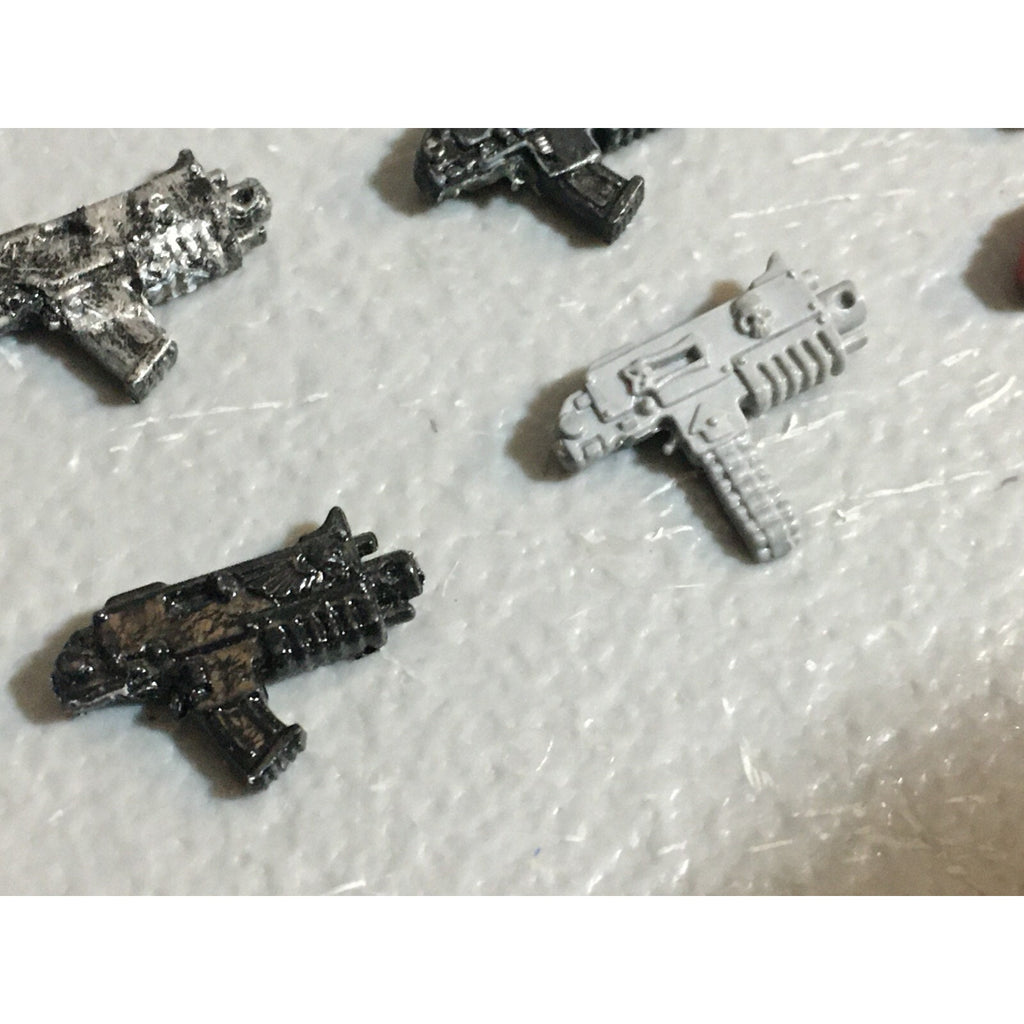 A22968 WARHAMMER 40K SPACE MARINES BITS LOT ARMS BOLTERS GAMES WORKSHOP GW