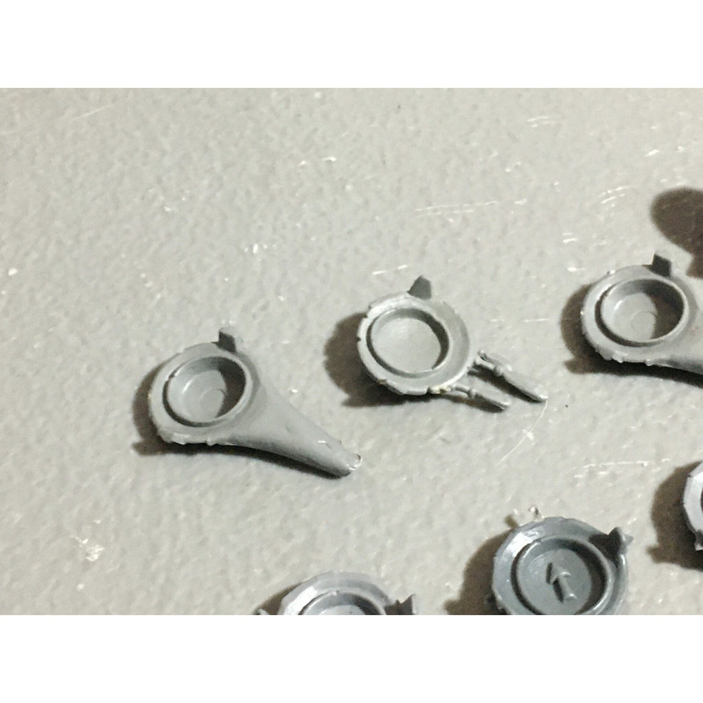 A22583 WARHAMMER FANTASY OGRE KINGDOMS BITS LOT GUT PLATES GAMES WORKSHOP GW