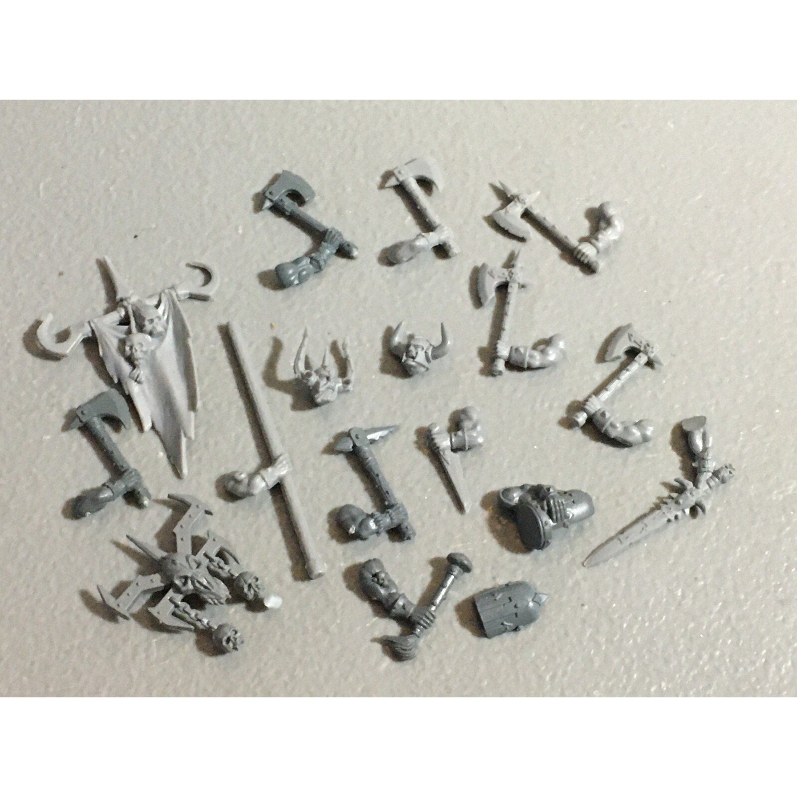 A22182 WARHAMMER FANTASY CHAOS MORTALS BITS LOT MIXED MARAUDER COMMAND & ARMS GW
