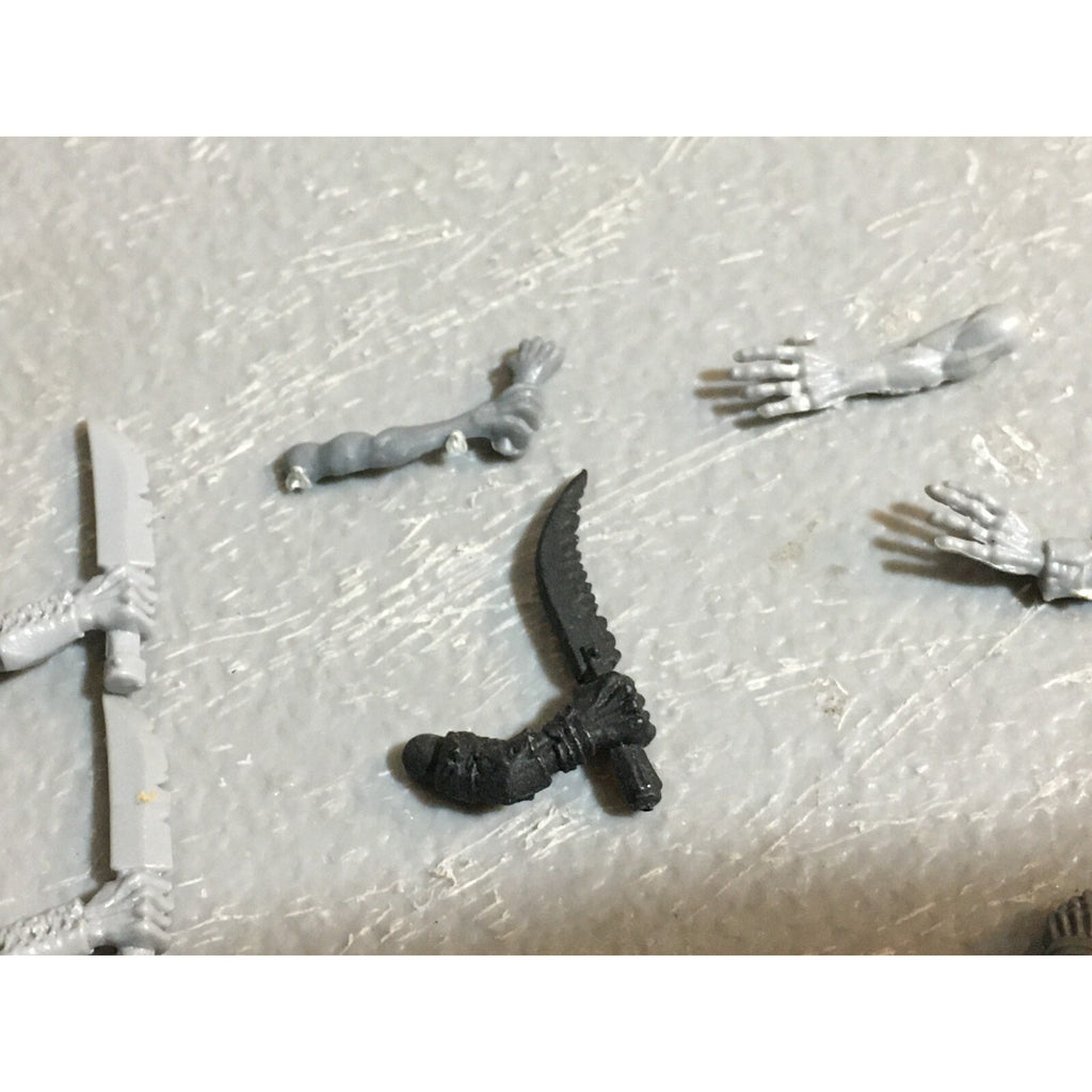 A23457 WARHAMMER FANTASY VAMPIRE COUNTS UNDEAD BITS LOT MIXED ARMS SPEARS GW