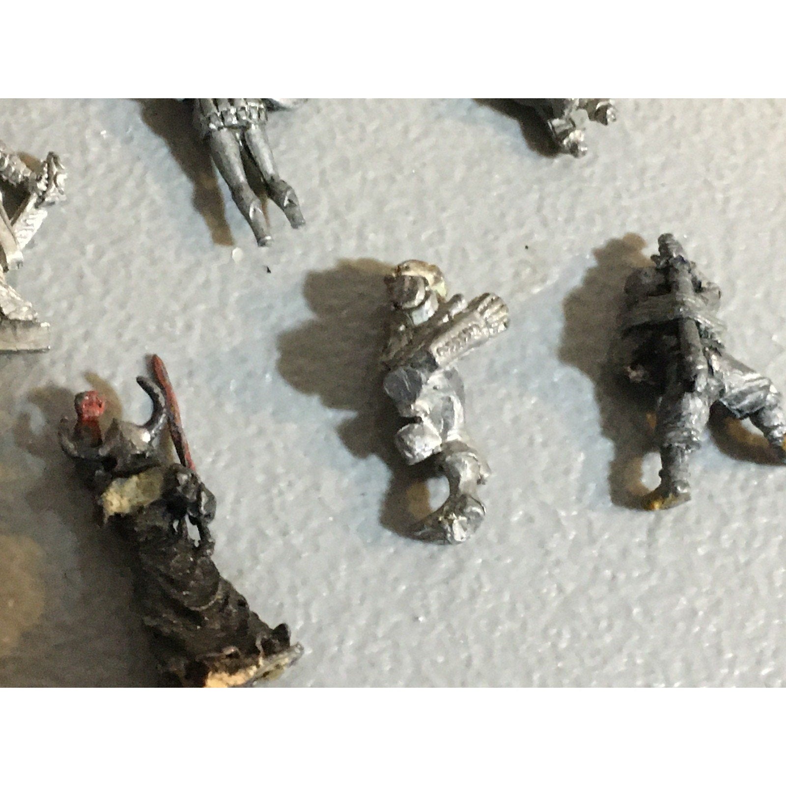 A32532 UNKNOWN METAL MINIATURES INCOMPLETE LOT HUMAN ELF WARRIOR