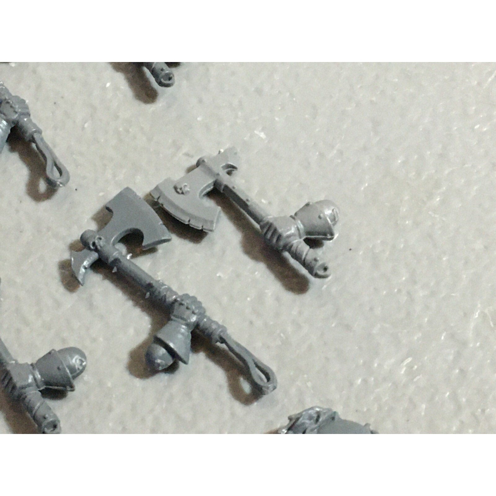 A22209 WARHAMMER FANTASY CHAOS MORTALS BITS LOT AXE HANDS GAMES WORKSHOP
