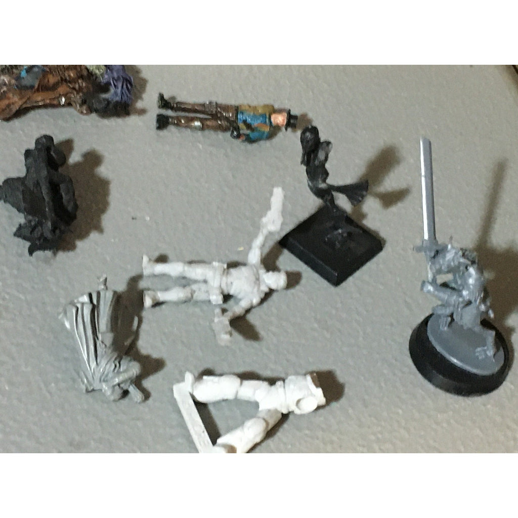 A32533 UNKNOWN MINIATURES PLASTIC INCOMPLETE WARRIOR SOLDIER
