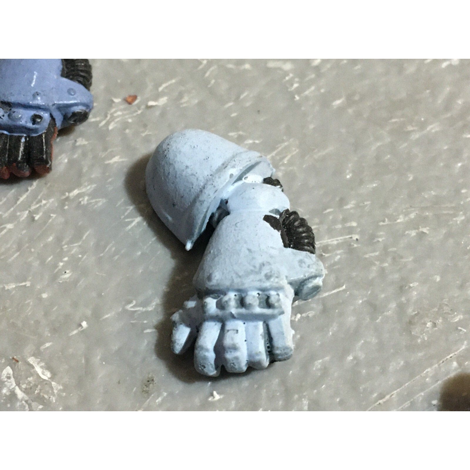 A22971 WARHAMMER 40K SPACE MARINES BITS LOT CHAINSWORD POWER FIST GAMES WORKSHOP