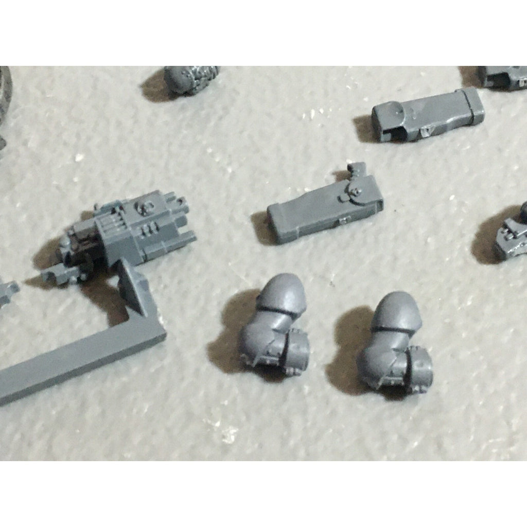 A22269 WARHAMMER 40K SPACE MARINES BITS LOT MIXED HANDS WEAPON GAMES WORKSHOP GW