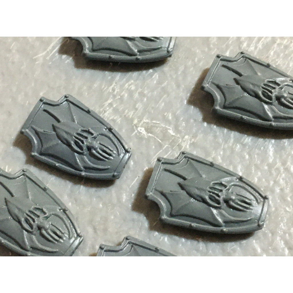 A23410 WARHAMMER FANTASY VAMPIRE COUNTS UNDEAD BITS LOT SHIELDS GAMES WORKSHOP
