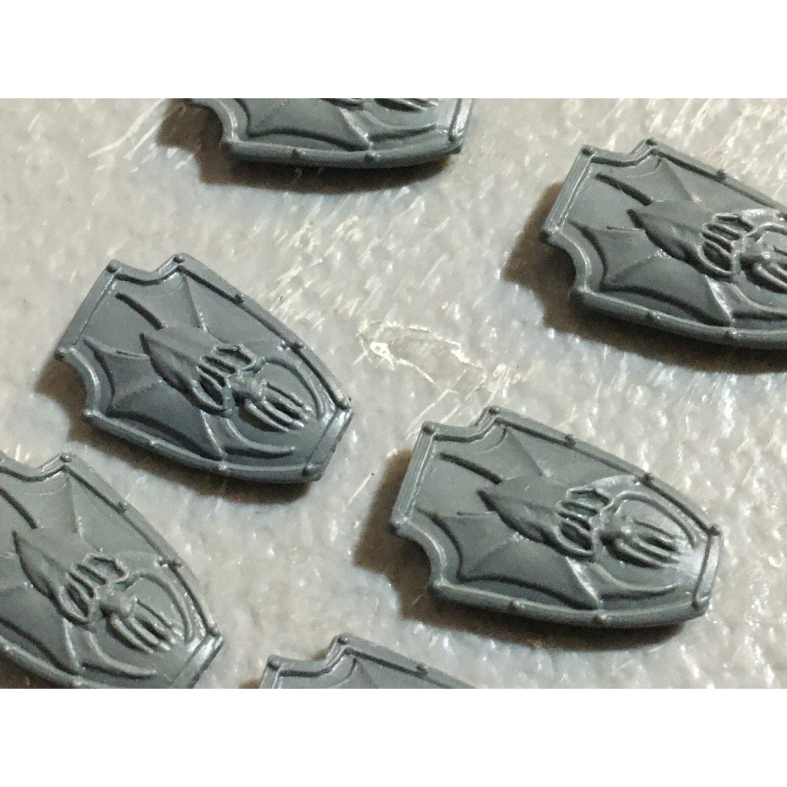 A23410 WARHAMMER FANTASY VAMPIRE COUNTS UNDEAD BITS LOT SHIELDS GAMES WORKSHOP