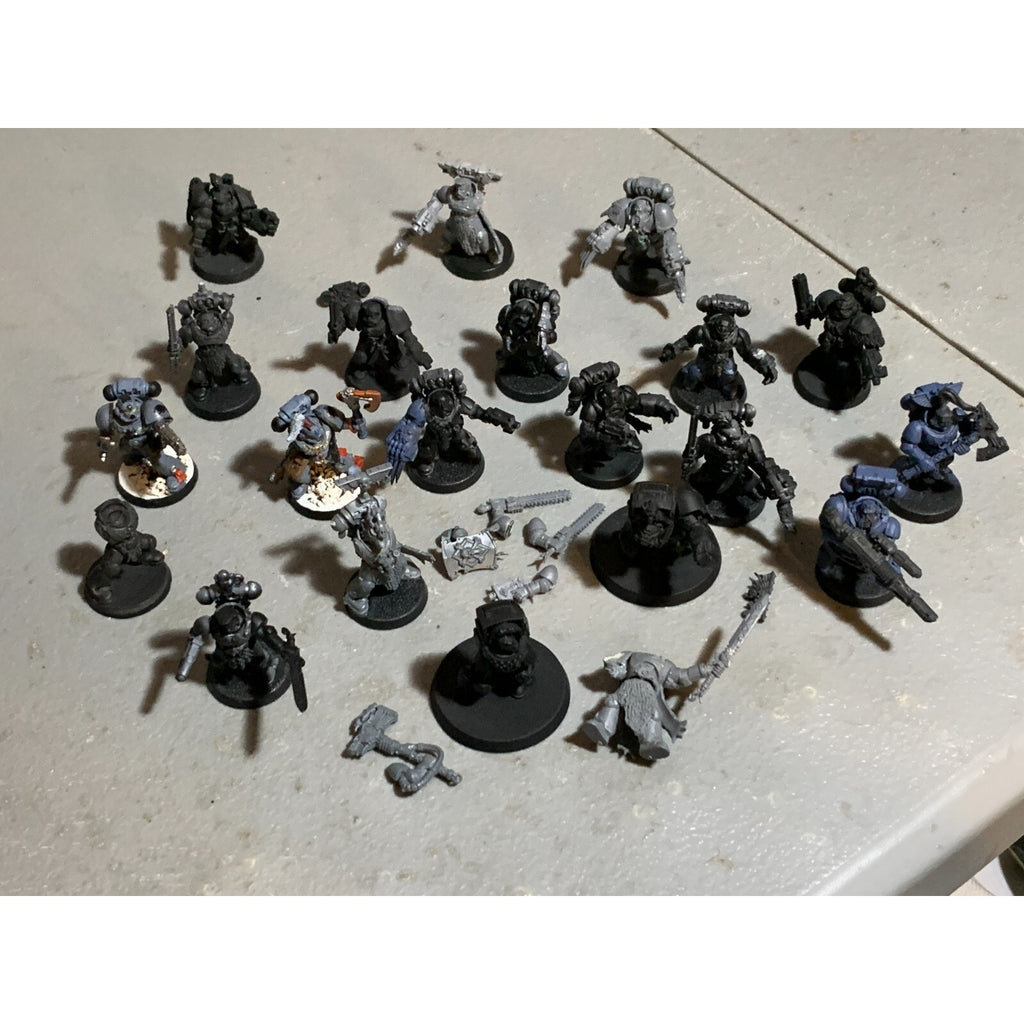 A23308 WARHAMMER 40K SPACE MARINES SPACE WOLVES BITS LOT INC ARMS HEADS SHOULDER
