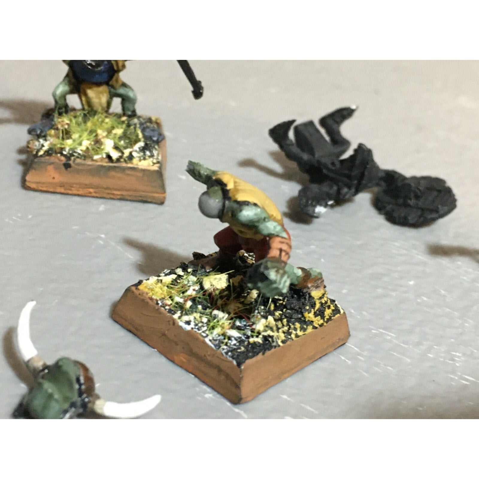 A23405 WARHAMMER FANTASY OGRE KINGDOMS LOT GNOBLARS + EXTRA HEADS GW