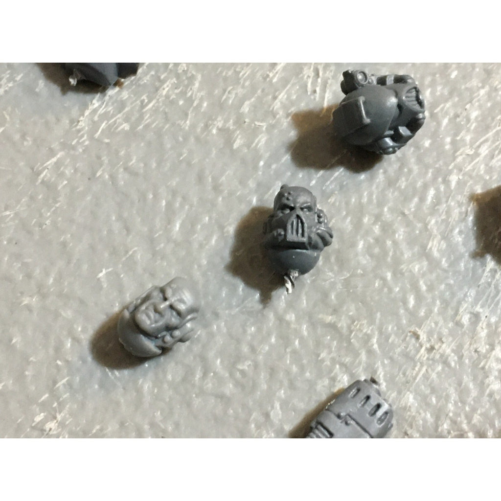 A23158 WARHAMMER 40K SPACE MARINES BITS LOT MIXED TORSOS HEADS GAMES WORKSHOP GW