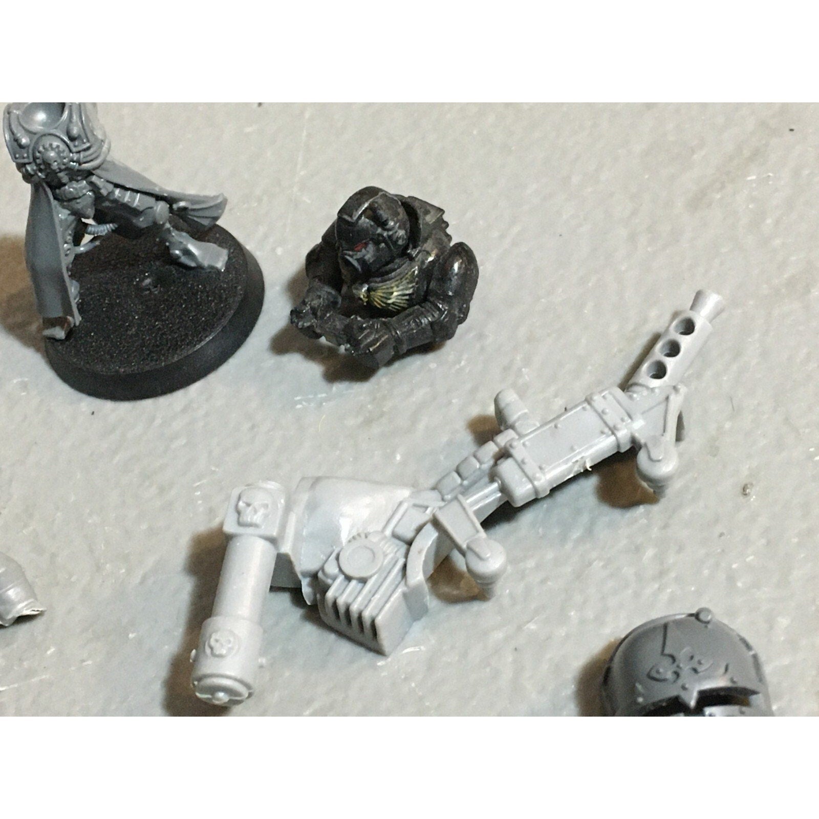 A23487 WARHAMMER 40K BITS LOT MIXED SPACE MARINES CUSTODES ELDAR GW