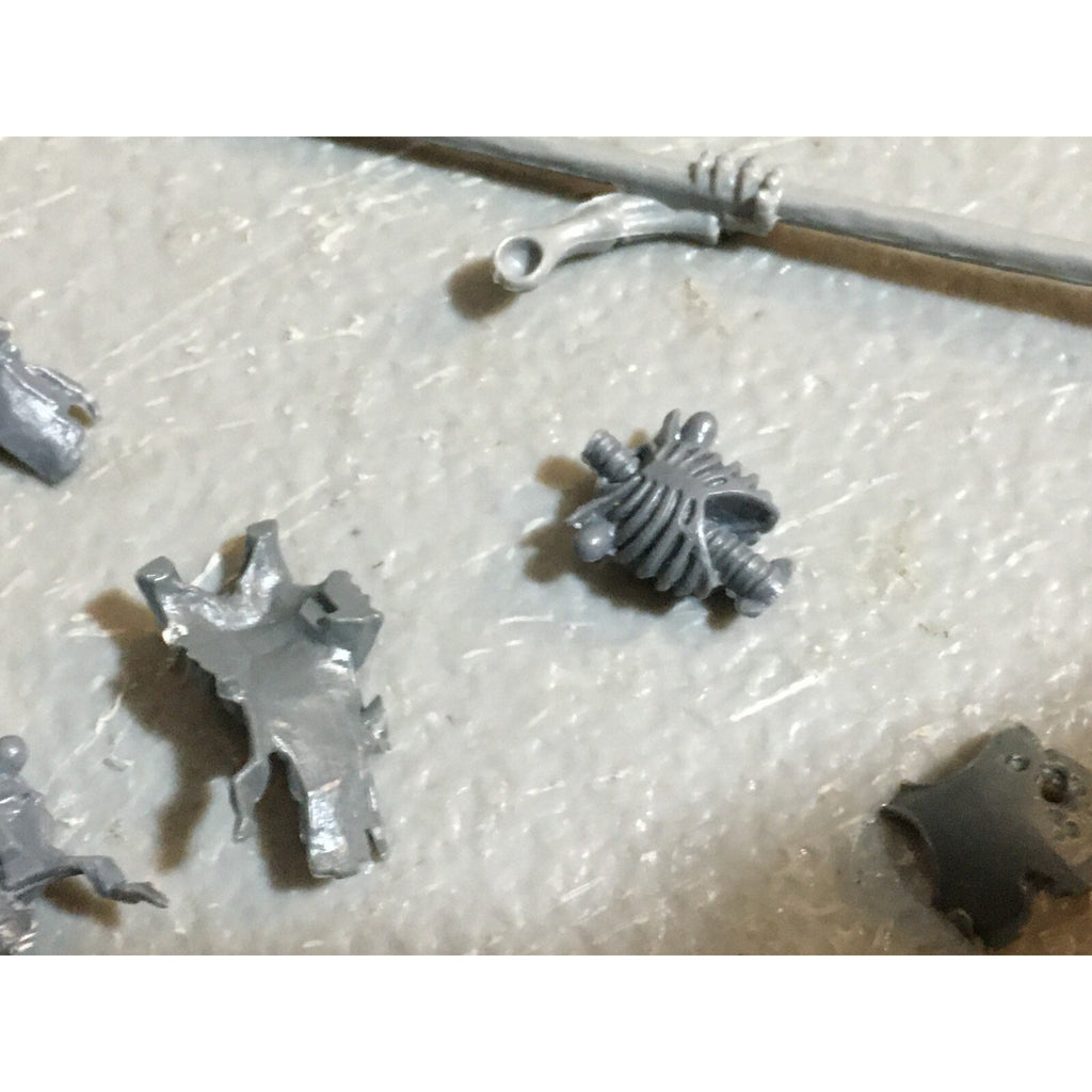 A23426 WARHAMMER FANTASY VAMPIRE COUNTS BITS LOT SKELETON WIGHT TORSO BANNER
